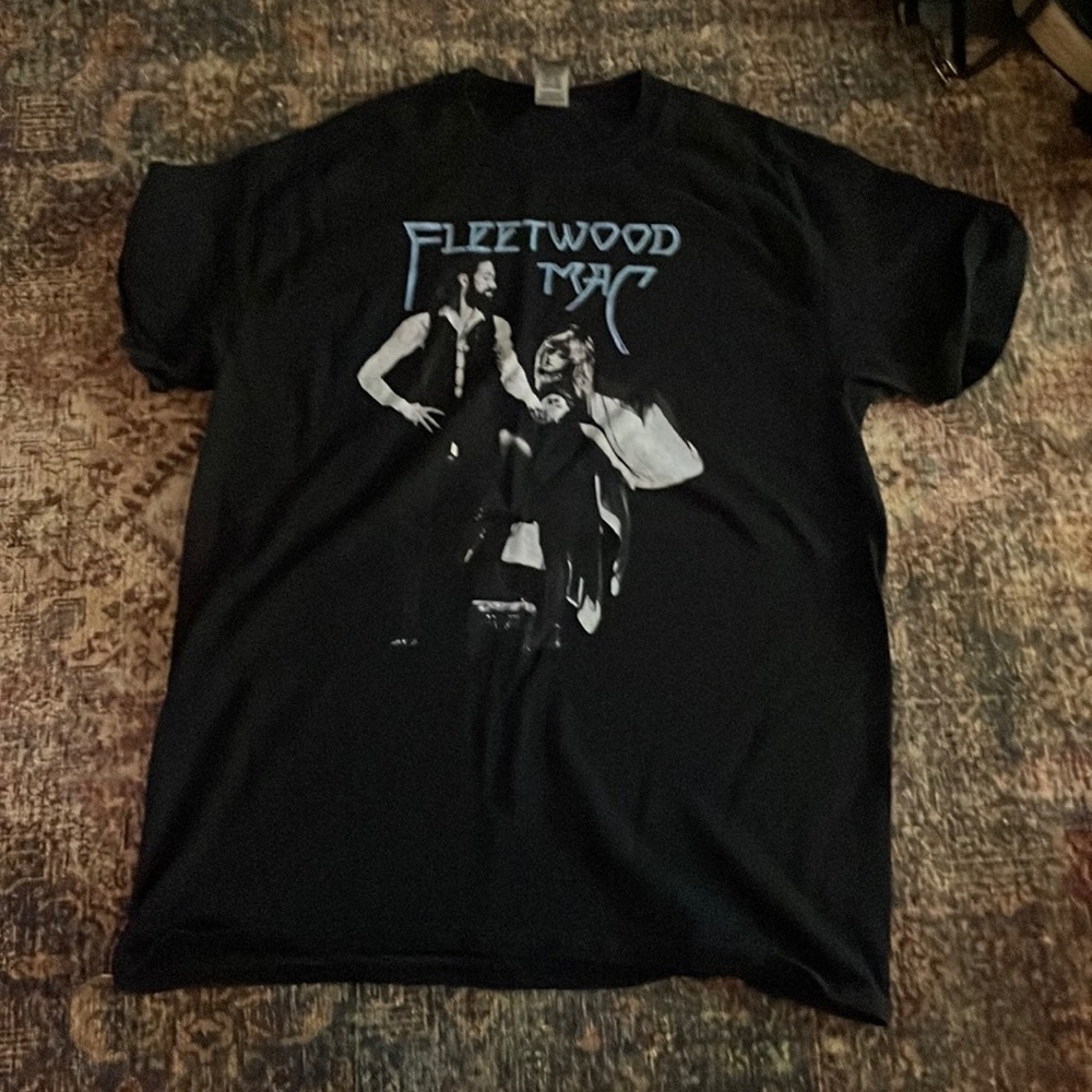 -FLEETWOOD MAC BLACK GRAPHIC TEE